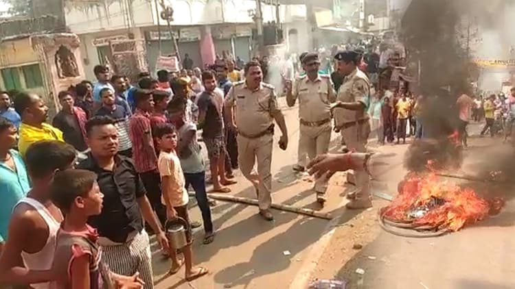 Bihar: भागलपुर और बांका में संदेहास्पद स्थिति में दो दर्जन लोगों की मौत, जहरीली शराब की आशंका, हंगामा