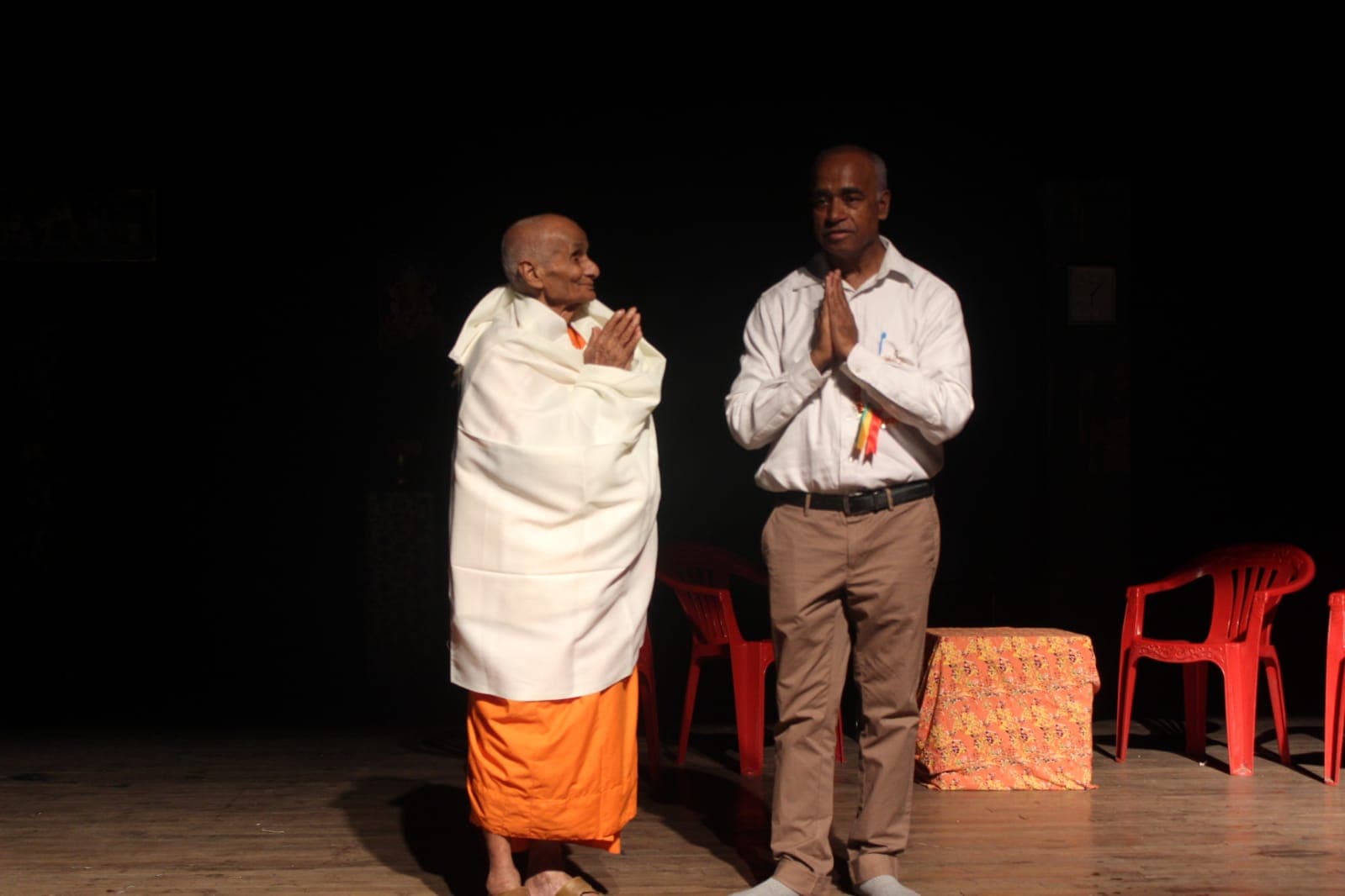 सरकारी विभागों में फैले भ्रष्टाचार की पोल खोलती है 'जांच पड़ताल', छूटा अफसरों का पसीना, देखें Photos