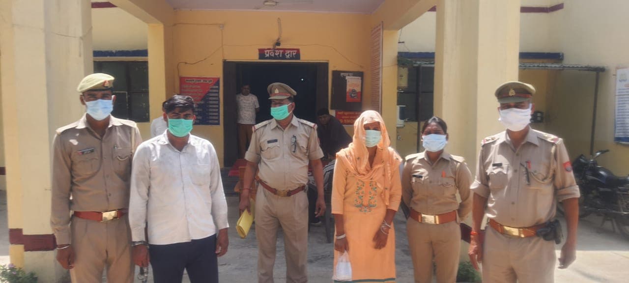 Aligarh News: बच्चों ने फेसबुक से मां के कातिलों को पहचाना, पिछले साल कर दी गई थी हत्या