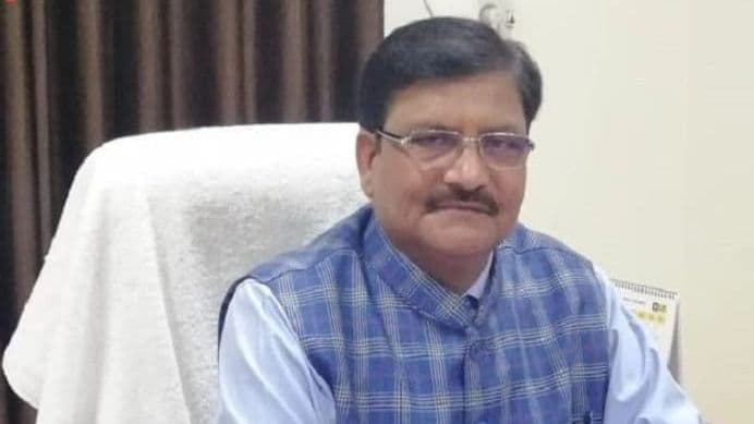 Bareilly News: गलत पेपर बांटने पर केंद्र व्यवस्थापक समेत तीन पर गिरी गाज, डीएम ने की यह कार्रवाई