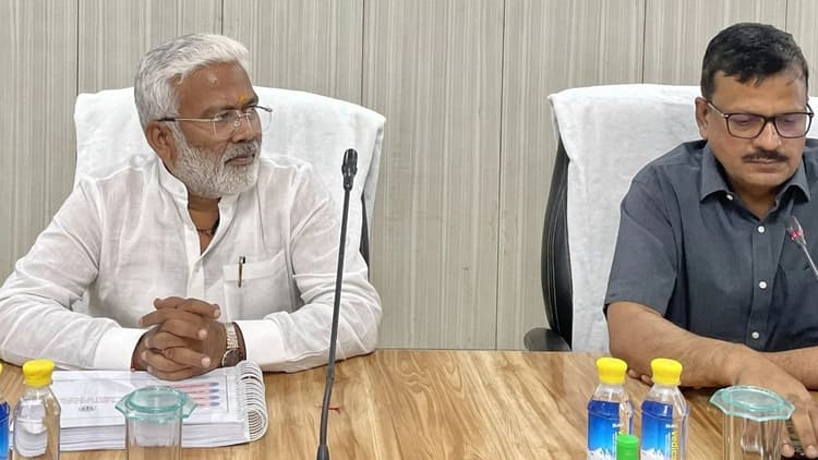 2024 तक हर घर तक शुद्ध पेयजल पहुंचाना सरकार की प्राथमिकता:  स्वतंत्र देव सिंह