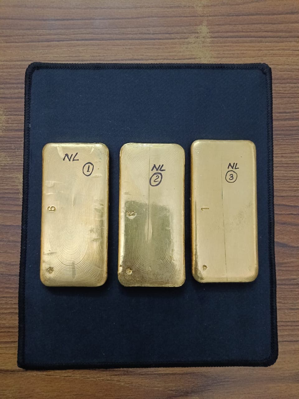 Varanasi News: चार किलो सोने के साथ दो तस्कर गिरफ्तार, सामने आया राजस्थान और गुवाहाटी कनेक्शन