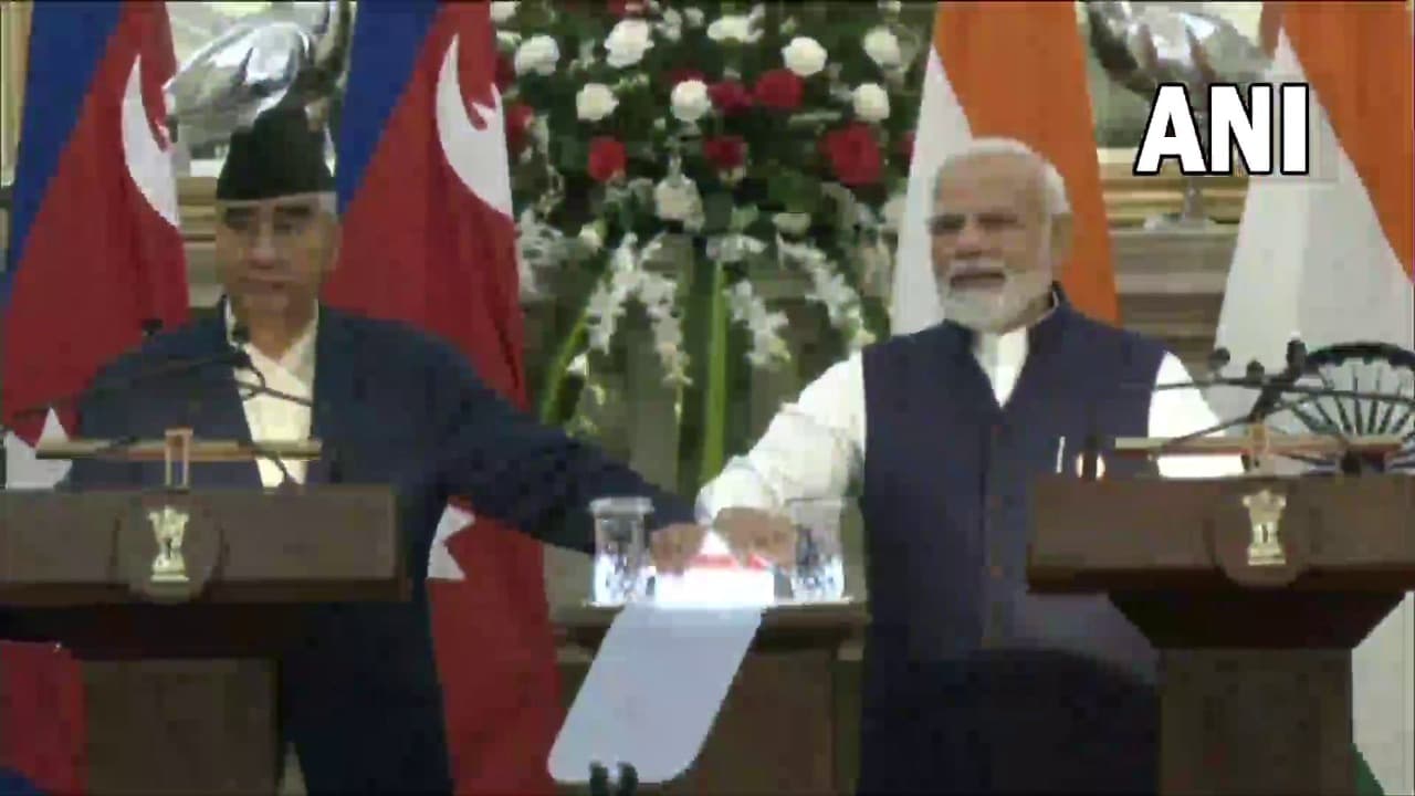 India-Nepal Train: पीएम नरेंद्र मोदी व शेरबहादुर देउबा ने दबाया बजर, भारत-नेपाल के बीच फिर चल पड़ी ट्रेन