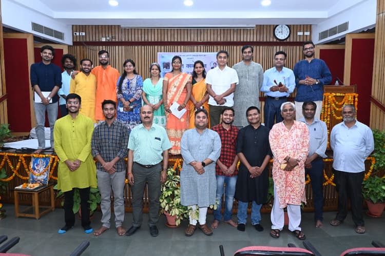 आईआईटी कानपुर में बसंत काव्योत्सव का आयोजन, इन कार्यक्रमों ने जीता लोगों का दिल