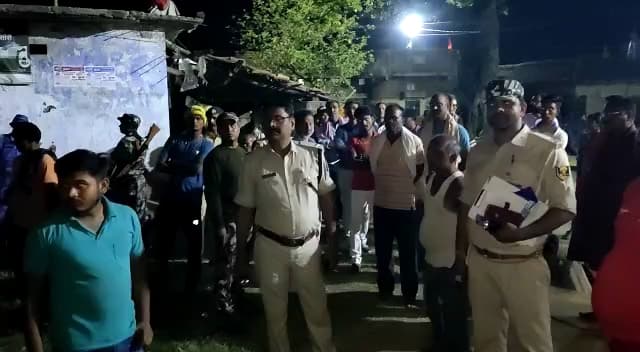 ब्‍वॉयफ्रेंड के सामने गर्लफ्रेंड ने रखा शादी का प्रस्ताव, इंकार करने पर प्रेमिका ने उठाया खौफनाक कदम