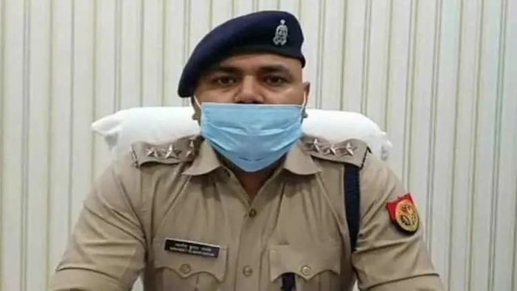 सीएम योगी ने तत्कालीन पट्टी सीओ नवनीत नायक को सेवा से किया बर्खास्त, जानें वजह