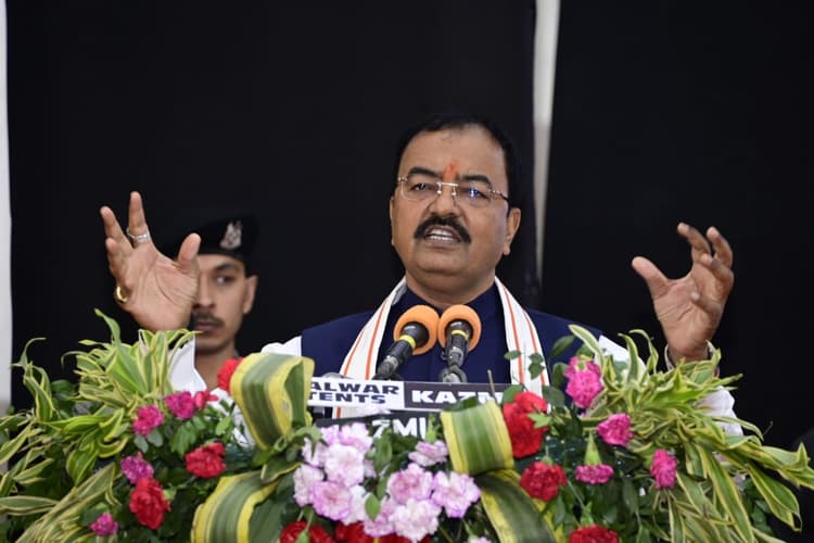 BJP Politics: केशव मौर्य का कद बढ़ने की चर्चा, केंद्रीय मंत्रिमंडल में बदलाव के बाद खुलेगी किस्मत, ये हे वजह..