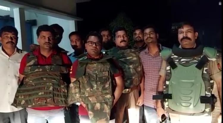 Kushinagar News: कुशीनगर में पुलिस और बदमाशों के बीच मुठभेड़, एक बदमाश घायल