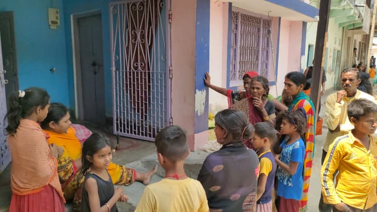 औरंगाबाद के दाउदनगर में बिजली करंट की चपेट में आने से महिला की मौत, बचाने के क्रम में पति व पुत्र जख्मी