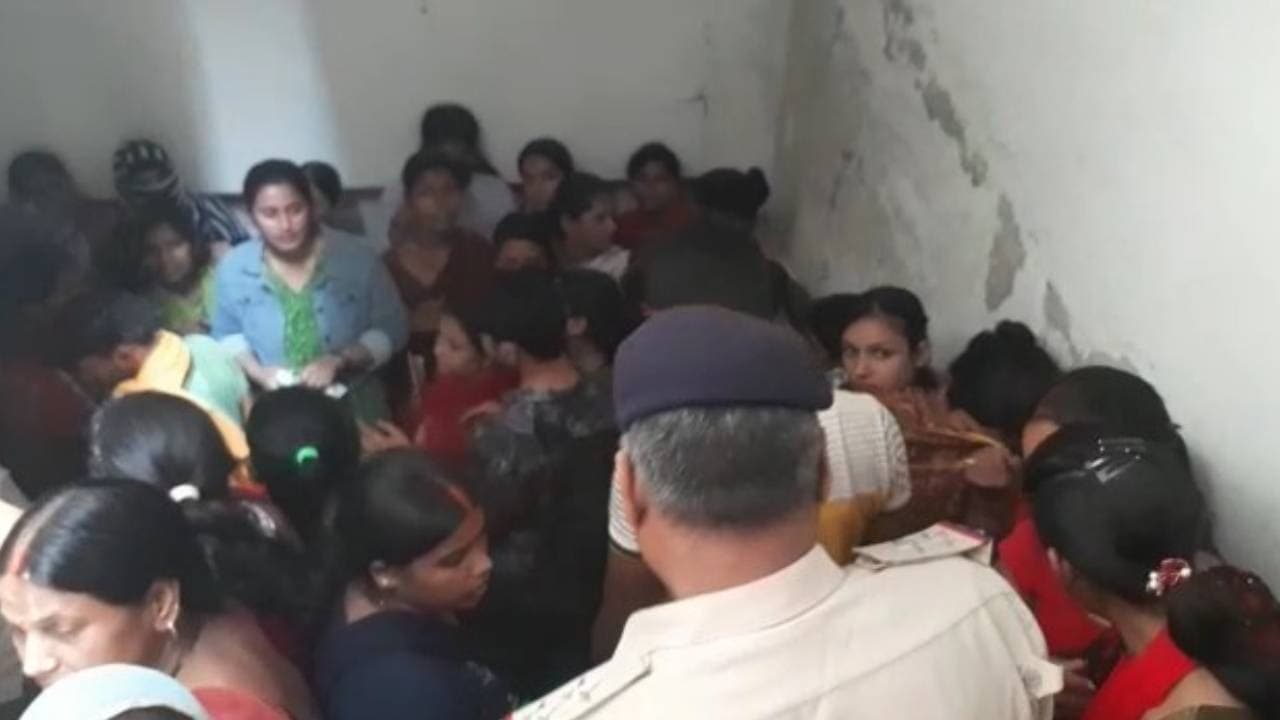 Bihar News मॉल में छूट की लूट में शहर पड़ा टूट !, भीड़ को नियंत्रित करने के लिए बुलानी पड़ी पुलिस