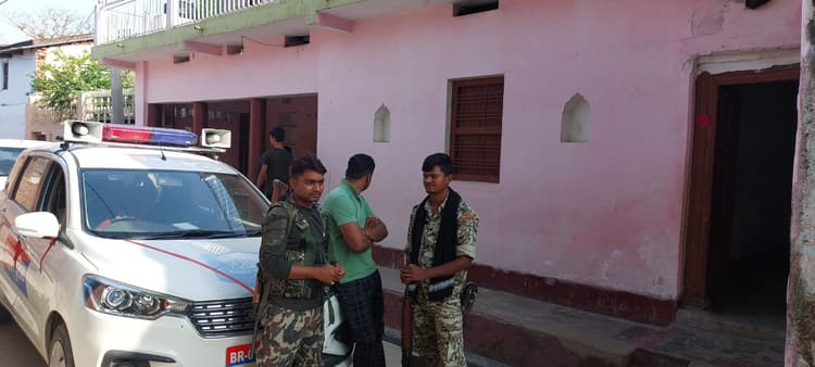 औरंगाबादः पटना के थानाध्यक्ष के पैतृक आवास पर आर्थिक अपराध इकाई की छापा