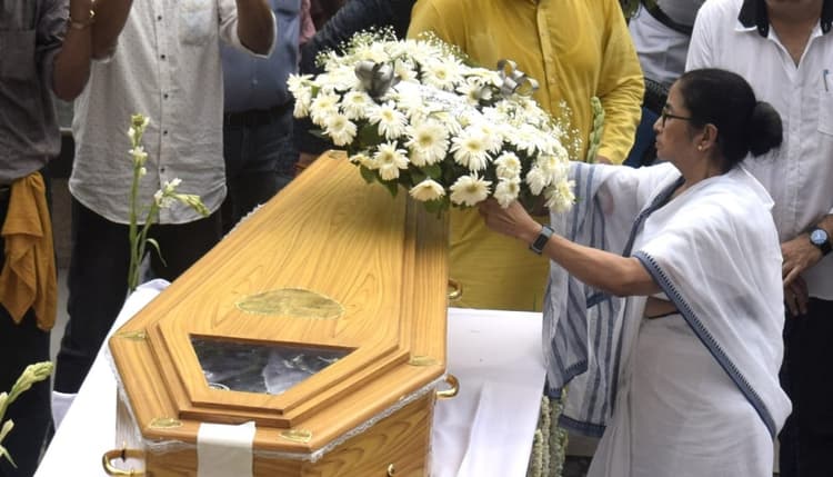 KK Death Update: रबींद्र सदन में केके को दी गई सलामी, गुरुवार को होगा अंतिम संस्कार