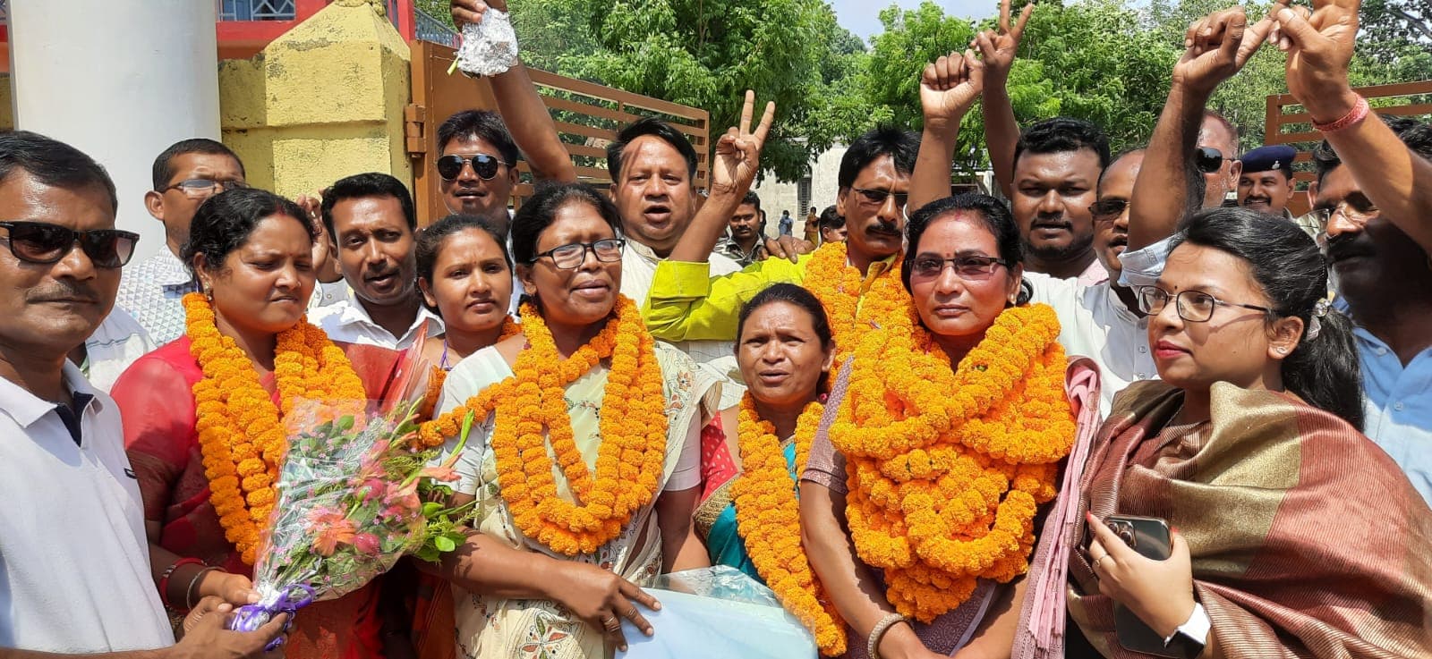 Simdega: रोस प्रतिमा सोरेंग बनी जिला परिषद अध्यक्ष, सोनी कुमारी पैंकरा को उपाध्यक्ष की जिम्मेदारी