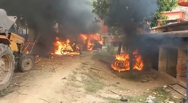 Bihar Bandh: पटना के मसौढ़ी में उत्पात, प्रदर्शनकारियों ने रेलवे स्टेशन को फूंका, पथराव व फायरिंग