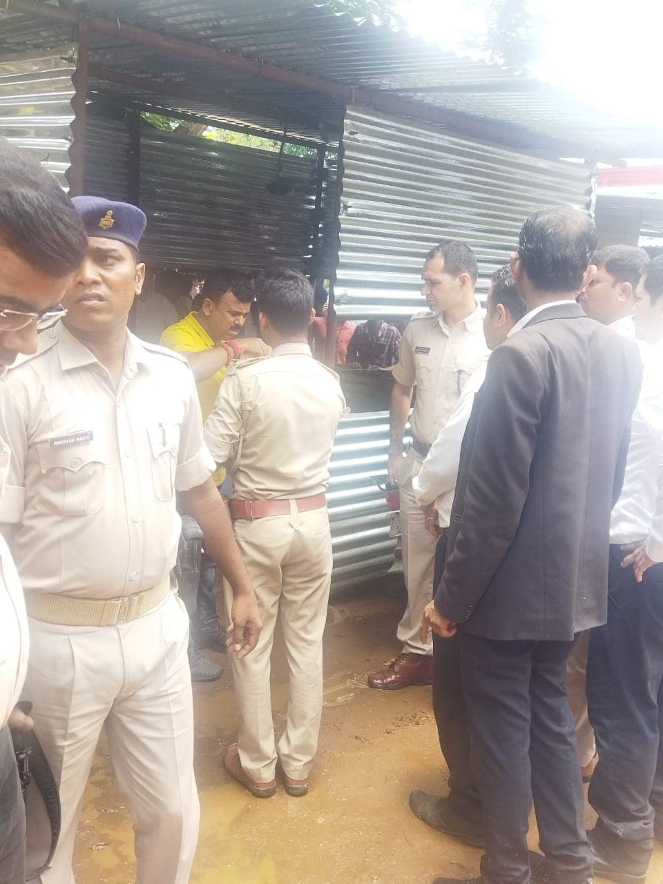 Deoghar: देवघर कोर्ट में चली गोली, पेशी के लिए लाये गये युवक की मौत