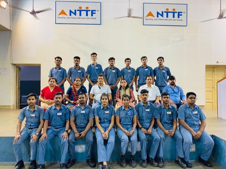 Jamshedpur: एनटीटीएफ गोलमुरी के 15 छात्रों का हिंडाल्को इंडस्ट्रीज लिमिटेड में चयन