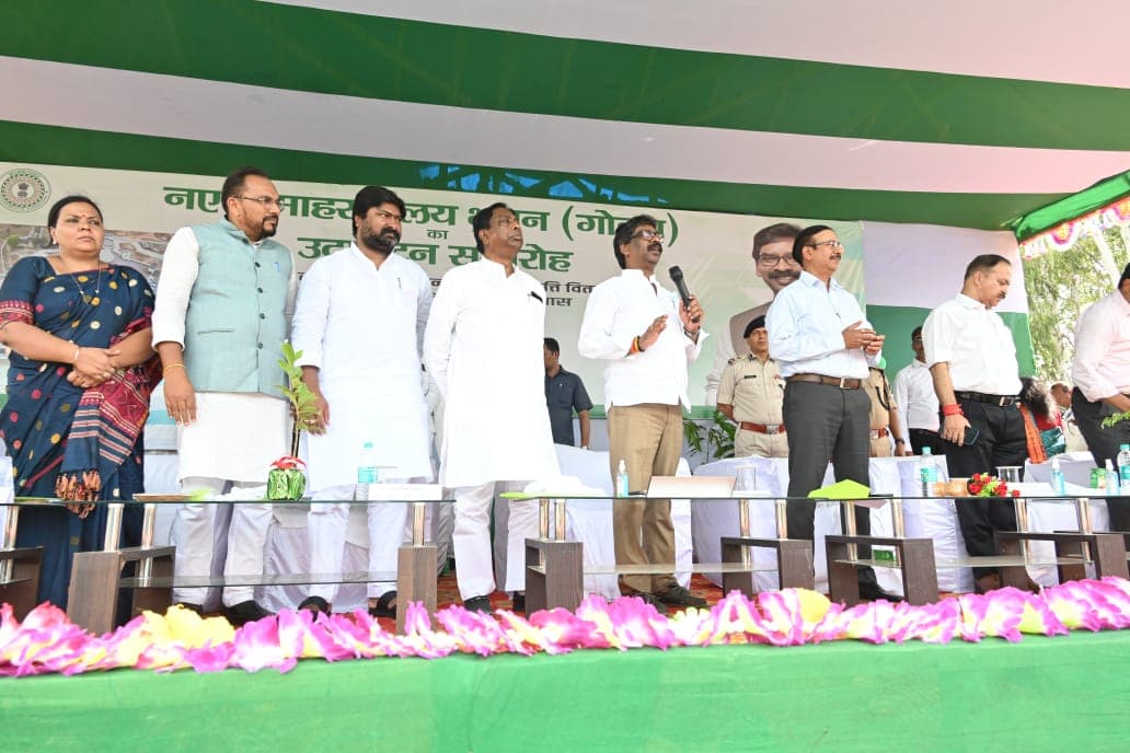 Jharkhand News: सीएम हेमंत सोरेन का बड़ा ऐलान, झारखंड के अनुबंध कर्मी और पारा शिक्षक होंगे व्यवस्थित