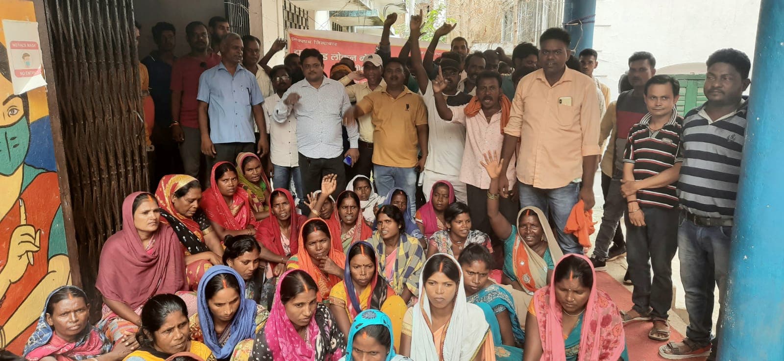 Jharkhand: मेदिनीनगर निगम कर्मियों की तीन दिवसीय हड़ताल शुरू, सफाई व्यवस्था चरमरायी