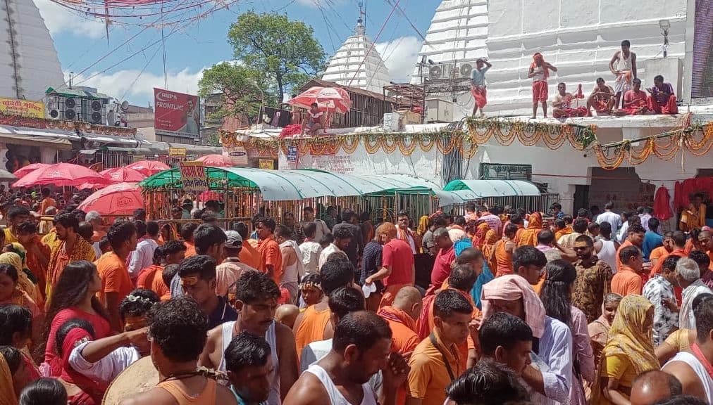 Shravani Mela 2022: Deoghar के Baba Baidyanath Mandir में  उमड़ा भक्तों का सैलाब, देखिए Rare Photo
