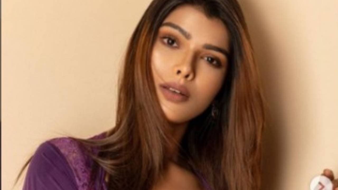 स्टाइलिश और ग्लैमरस के मामले में भोजपुरी एक्ट्रेस सबको कर देती है पस्त, इस फोटो ने मचा दिया है तहलका