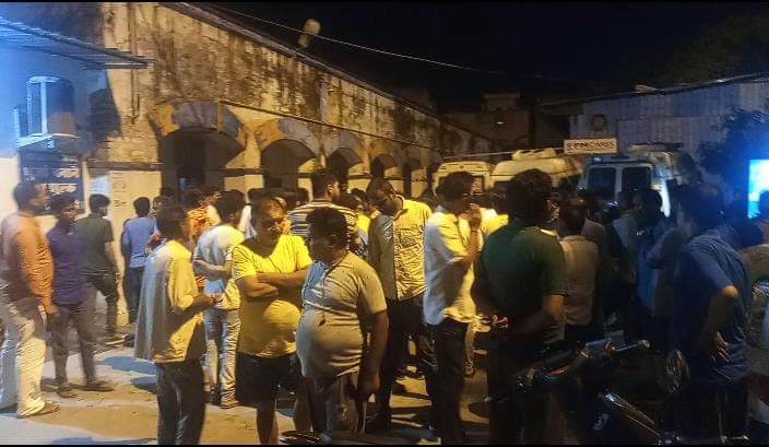 Siwan News: बाइक और बोलेरो की टक्कर में तीन की मौत, आधा दर्जन से अधिक जख्मी