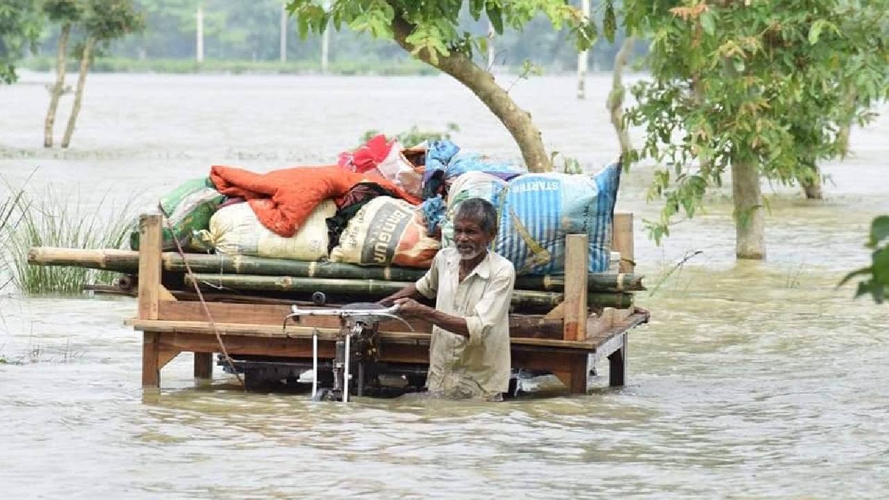 Bihar Flood News: मौसम की दोधारी मार, एक ओर सूखा तो दूसरी ओर मंडराया बाढ़ का खतरा, जानें अपने जिले का हाल
