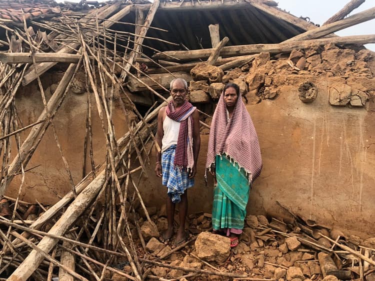 Jharkhand News: बोकारो में जंगली हाथियों ने मचाया आतंक, कई ग्रामीणों के घर किए क्षतिग्रस्त