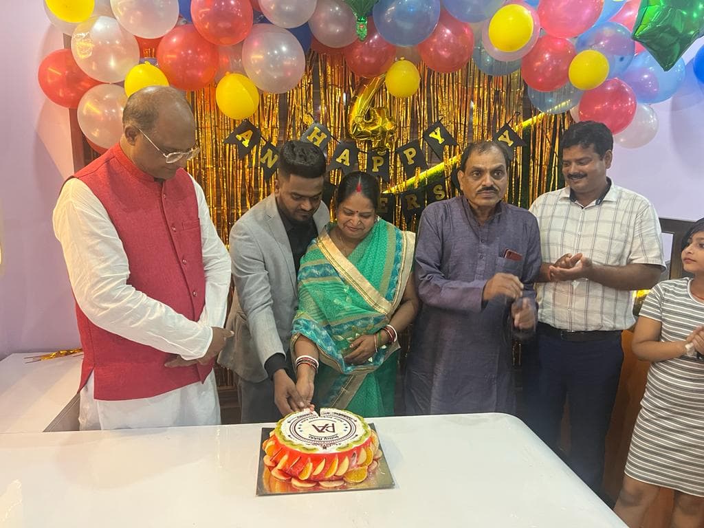 Jharkhand News: रांची में पॉलिसी अड्डा ने मनाई चौथी वर्षगांठ, अनाथालय में वितरण किया राशन