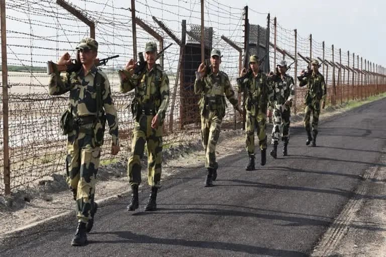 Sarkari naukri: BSF के 1312 पदों पर Recruitment के लिए नोटिफिकेशन जारी, यहां पढ़े पूरी जानकारी