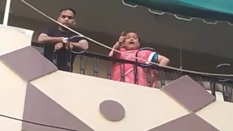 Bihar: CBI Raid पर भड़कीं RJD नेता सुनील सिंह की पत्नी, कहा-'कुछ नहीं मिला तो मानहानि का  केस करूंगी'