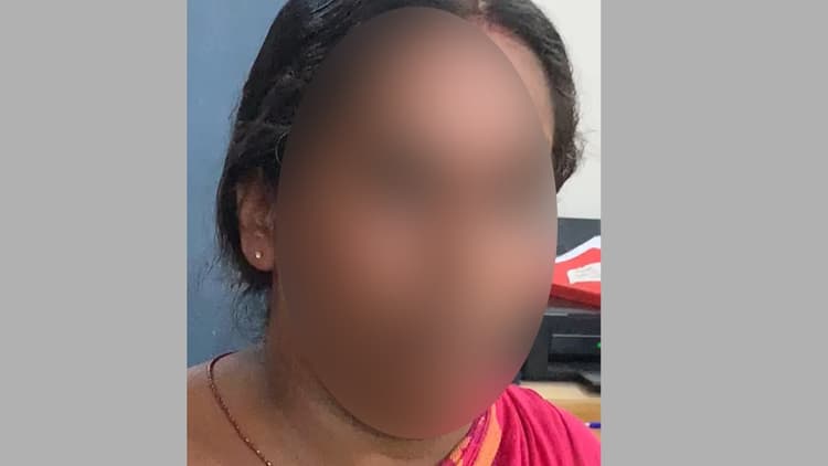 Video: कॉलगर्ल सप्लायर ने कहा एक घंटा का 300, जानें पूरी रात गुजारने के लिए डीएसपी कितना पैसा देते थे