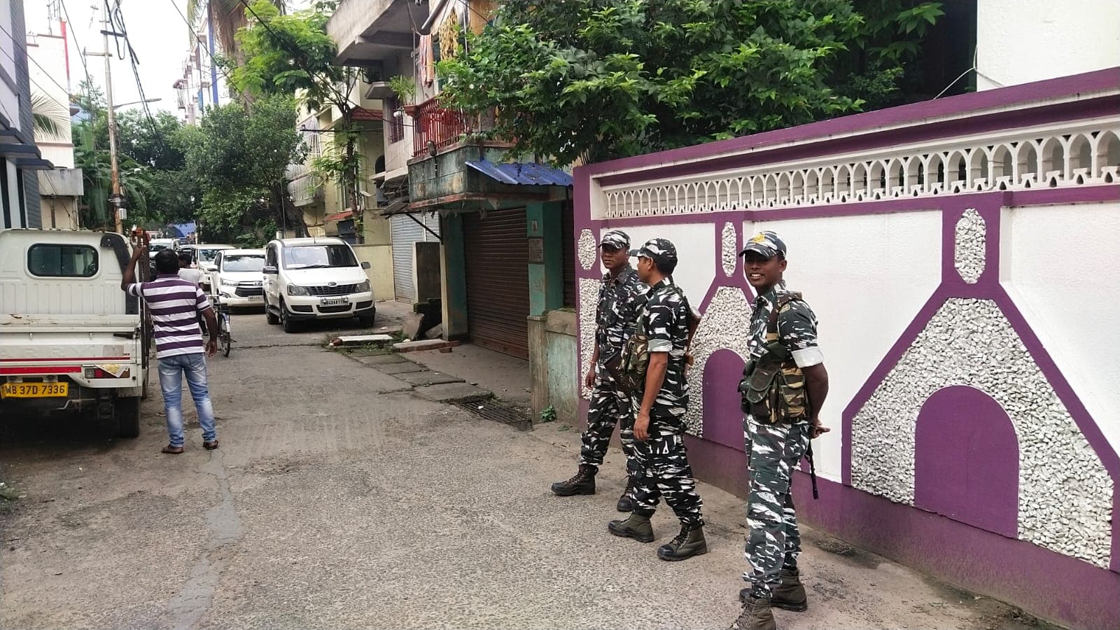 कोयला तस्करी मामले में ममता बनर्जी के मंत्री मलय घटक के घर सीबीआई की रेड