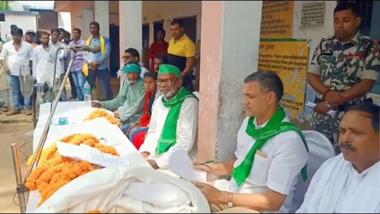 नीतीश के मंत्री फिर व्यवस्था पर भड़के, कहा जो कर्मचारी पैसा मांगे उसे जूते से पीटिए, जो होगा  देख लूंगा