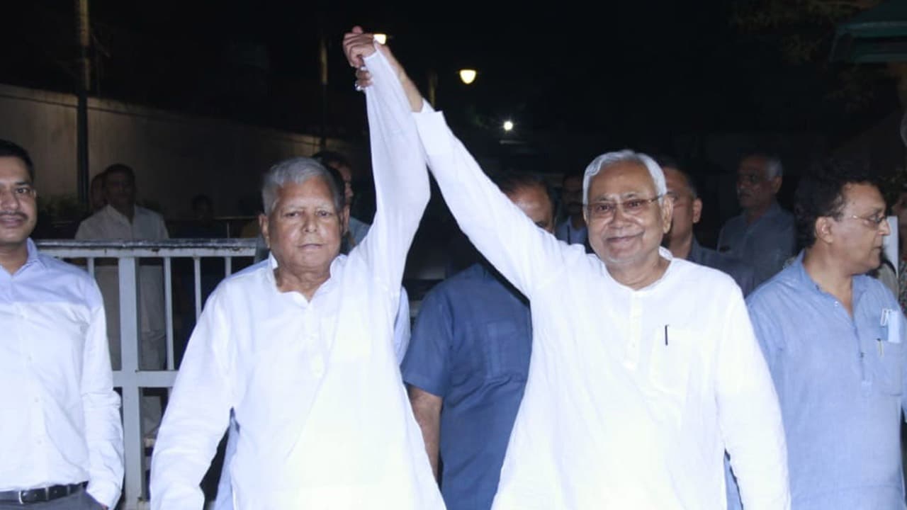 लालू यादव व नीतीश कुमार की सोनिया गांधी से मुलाकात की तस्वीर क्यों नहीं? RJD सुप्रीमो ने दिया जवाब...