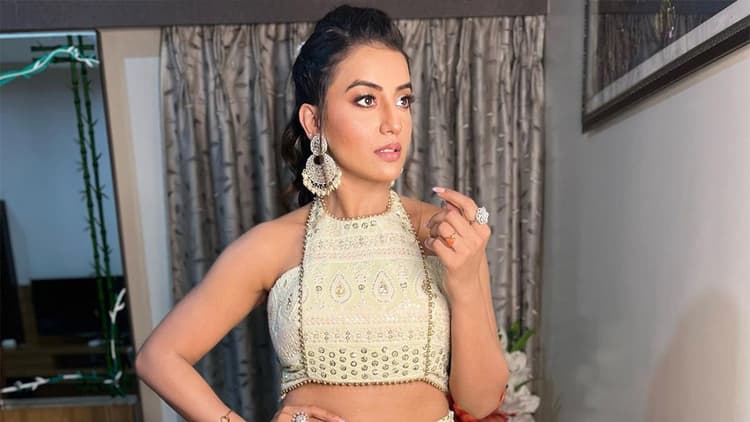 Akshara Singh MMS ट्रोलिंग के बीच सामने आया एक्ट्रेस का ग्लैमरस अंदाज,कातिलाना अदाएं देख फैंस के उड़े होश