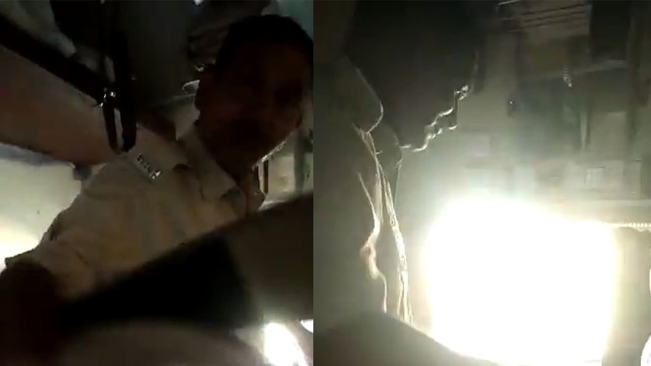Viral Video : कटिहार जा रही ट्रेन में TTE ने मांगा टिकट, तो जीआरपी के सिपाही ने बेल्ट से कर दी पिटाई