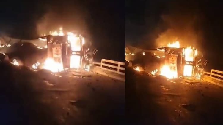 मुजफ्फरपुर में आलू से लदे ट्रक में लगी भीषण आग, कंडक्टर व चालक ने जानें कैसे बचाई अपनी जान