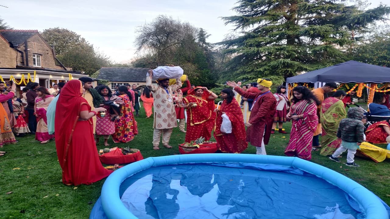 Chhath Puja: लंदन में दिखा छठ पर्व का उत्साह, उगते सूर्य को अर्घ्य देने के लिए एकत्रित हुए भारतीय