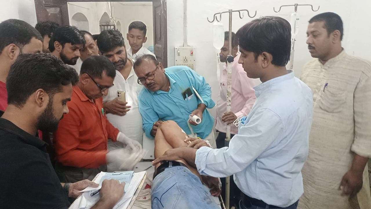 Siwan: 10 लाख रंगदारी नहीं देने पर बेखौफ अपराधियों ने कपड़ा व्यवसाई को मारी गोली, इलाके में खौफ