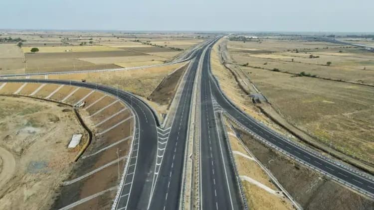 अमेरिका की तरह बिहार में बनेंगी सड़कें, जानें  
नितिन गडकरी के इस दावे को तेजस्वी ने क्यों किया समर्थन