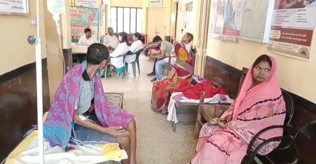 Gorakhpur News: गोरखपुर में डायरिया और डेंगू का कहर जारी, अस्पताल में बड़ी संख्या में पहुंच रहे मरीज
