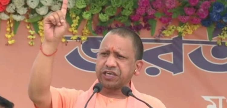 Gujarat Election 2022: सीएम योगी ने गुजरात में भरी चुनावी हुंकार, बोले- इस बार भी होगी बीजेपी की जीत