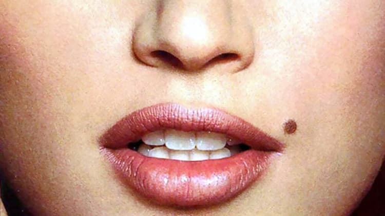 शरीर पर मौजूद कौन से तिल माने जाते हैं शुभ और अशुभ, जानें शरीर में तिल के कहां होने से क्या होता है लाभ..