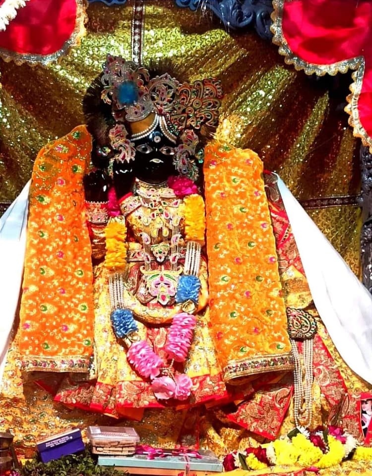 Mathura News: बांके बिहारी के दर्शन का समय 11 घंटे करने पर नहीं हो सका निर्णय, पूर्व समय अनुसार खुले पट