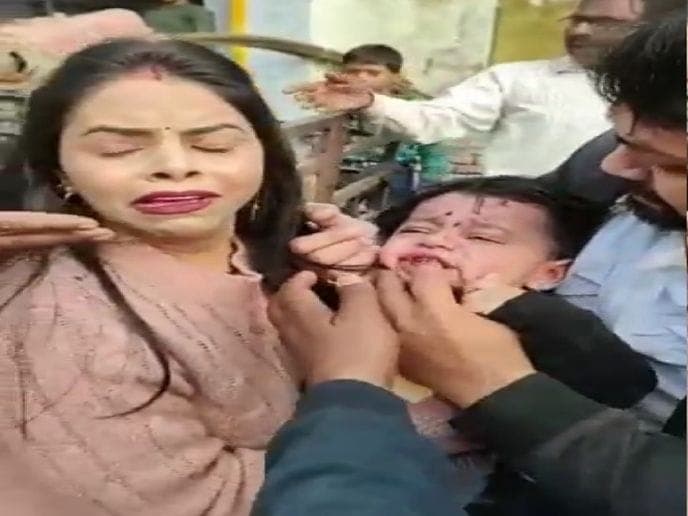 UP News: कानपुर में  रोड पर गुंडागर्दी, दबंगों ने कार सवारों को पीटा, बच्ची को आई गंभीर चोट, FIR दर्ज