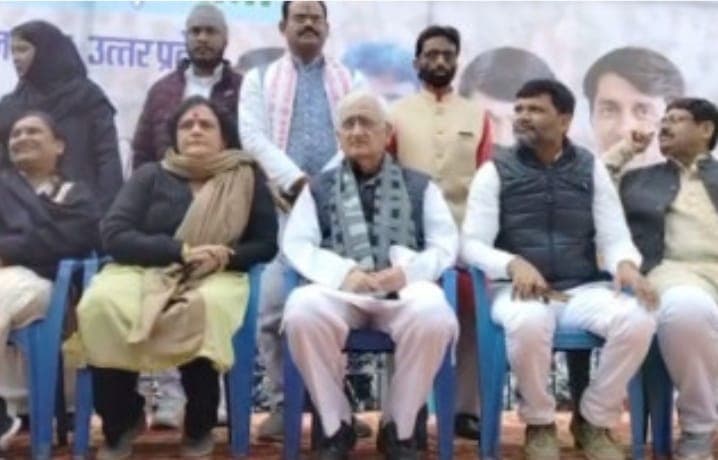 Bareilly: कांग्रेस की भारत जोड़ो यात्रा का आगाज, पूर्व केंद्रीय मंत्री सलमान खुर्शीद ने दिखाई हरी झंडी