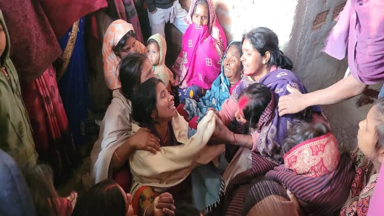 Bihar Crime: दलान पर सो रहे किसान की गला रेत कर हत्या, पुलिस कर रही जांच