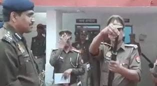 UP News: टेक्नोलॉजी में बिहार से आगे निकली यूपी पुलिस? SI का हुनर देख हैरान रह गए डीआईजी, देखें VIDEO