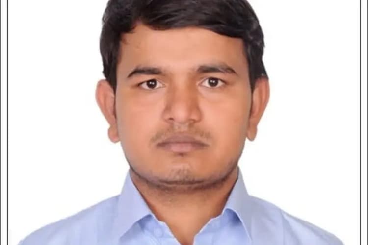 Agra News: पहले जीता मालिक का विश्वास, फिर लगाया करोड़ों का चूना, फरार कर्मचारी की तलाश में जुटी पुलिस