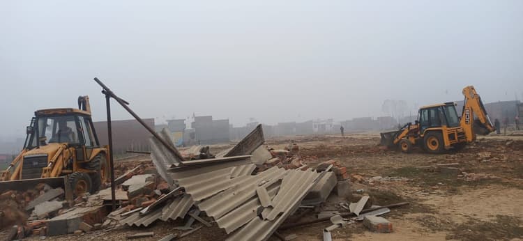 Bareilly Today News: बरेली में BDA का चला बुलडोजर, 7 अवैध कॉलोनियों को गिराया